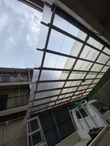 横浜市鶴見区にて行った屋根リフォーム　施工前の様子